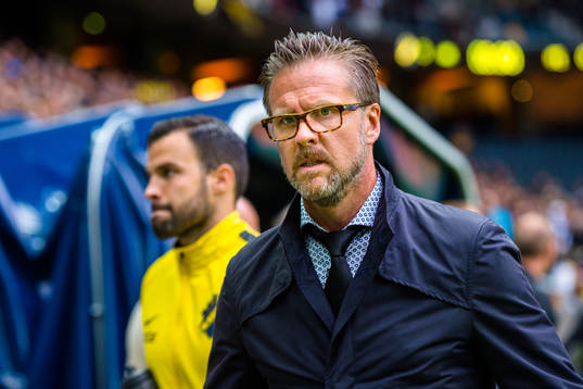 s tränare Rikard Norling före fotbollsmatchen i