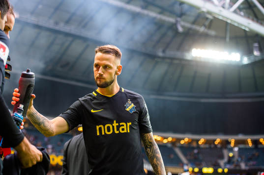 s Alexander Milosevic före fotbollsmatchen i Allsvenskan