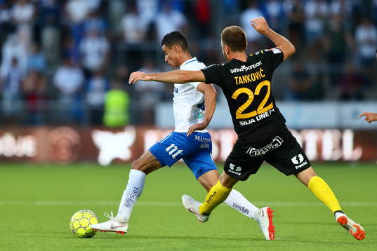 Norrköpings Ian Smith och Hammarbys Muamer Tankovic
