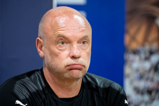 Head coach Uwe Rösler
