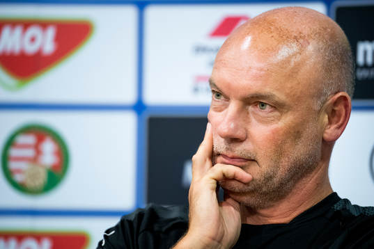 Head coach Uwe Rösler