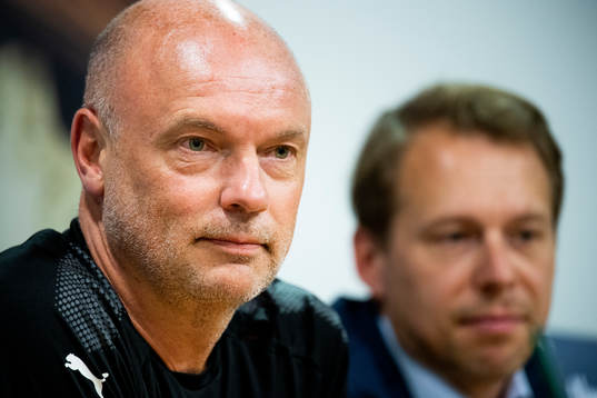 Head coach Uwe Rösler and press officer Peter Åhlander of