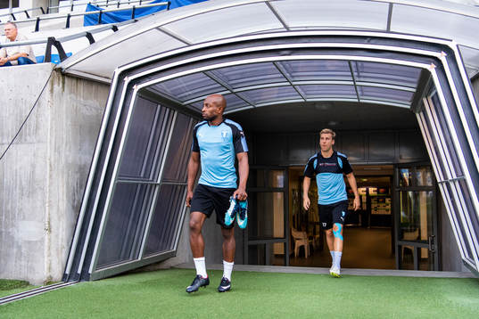 Fouad Bachirou and Rasmus Bengtsson enters the pitch
