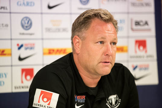 Trelleborgs tränare Patrick Winqvist deppar