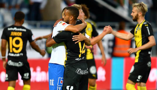 Norrköpings Jordan Larsson och Hammarbys Junes Barny