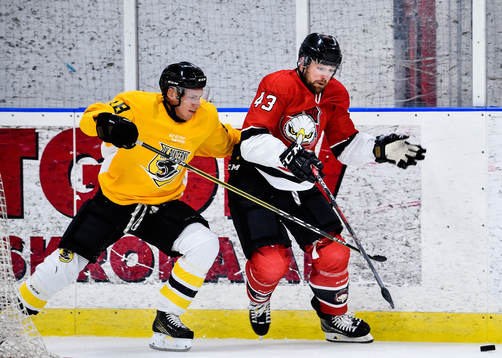 Panterns Matias Lassen och Malmö Redhawks Nichlas Hardt