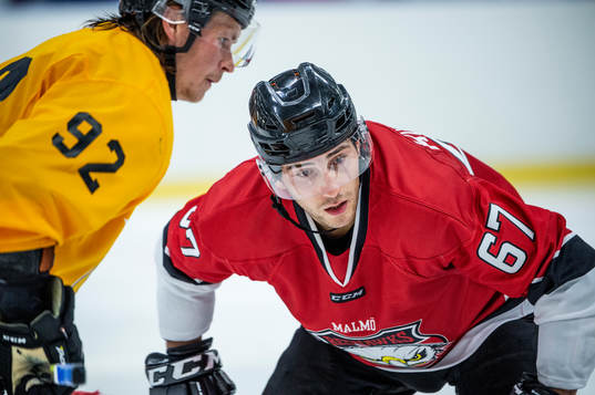 Panterns Dennis Svensson och Malmö Redhawks Konstantin