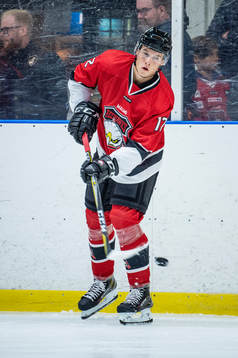 Malmö Redhawks Linus Cronholm innan träningsmatchen i