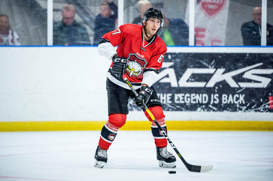 Malmö Redhawks Konstantin Komarek innan träningsmatchen i