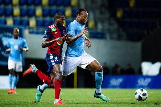 Paulo Vinicius of Vidi Behrang and Carlos Strandberg of