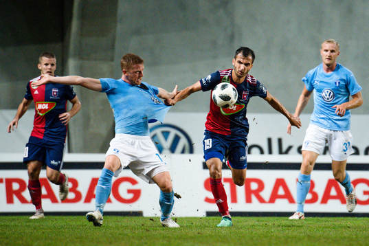 Anders Christiansen of Malmö FF against Boban Nikolov of