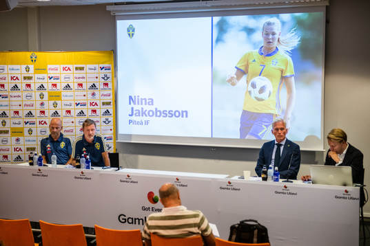 En bild på Nina Jakobsson, som tagits ut i