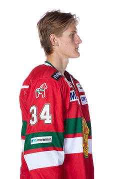 Moras Adam Edström poserar för ett porträtt