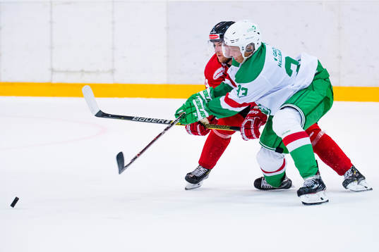 Rögles Samuel Jonsson och Örebros Tylor Spink