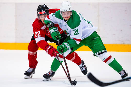Örebros Jonathan Andersson och Rögles Nils Höglander