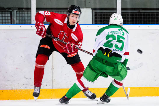 Örebros Christopher Mastomäki och Rögles Ludvig Elvenes