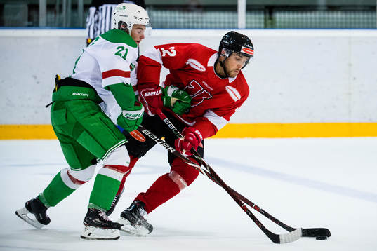 Rögles Nils Höglander och Örebros Jonathan Andersson