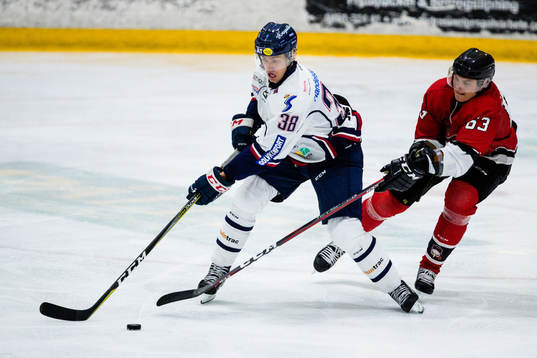 Linköpings Joahn Södergran och Malmö Redhawks Fredrik