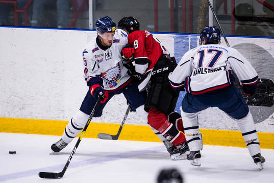Linköpings Mattias Bäckman och Malmö Redhawks Johan