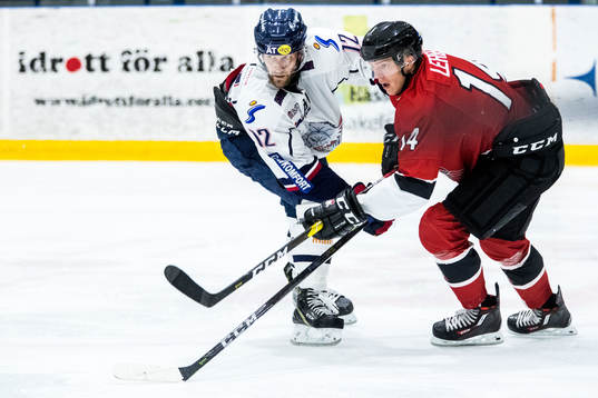 Linköpings Sebastian Karlsson och Malmö Redhawks