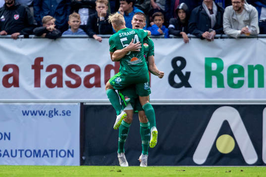 Dalkurds Eero Markkanen jublar med Simon Strand