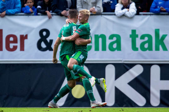 Dalkurds Eero Markkanen jublar med Simon Strand
