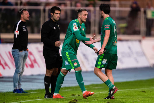 Dalkurds Smajl Suljevic byts in mot Robin Tranberg