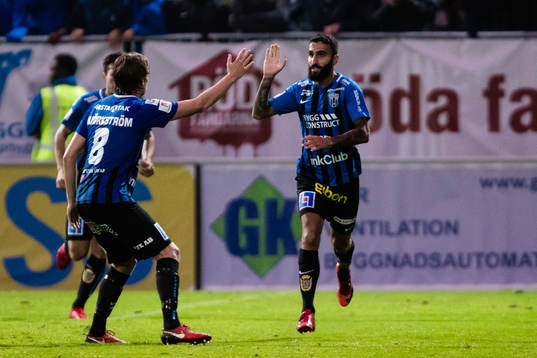 Sirius Charbel Georges jublar med Tim Björkström