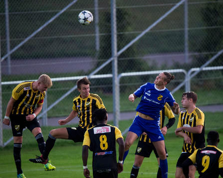 IFK Hässleholms Linus Svensson och Isak Olsson i matchen i