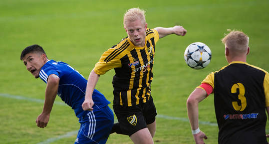 IFK Hässleholms Joel Andersson i matchen i div. 2 Östra