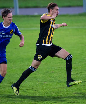 IFK Hässleholms Simon Omari i matchen i div. 2 Östra