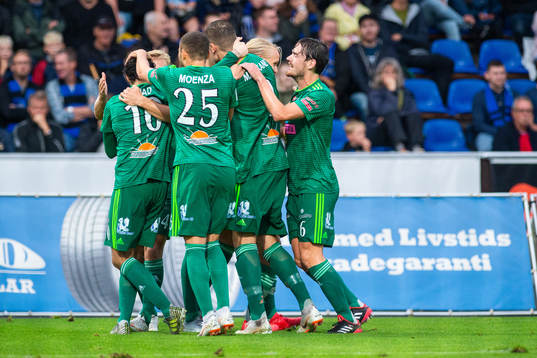 Dalkurds Eero Markkanen blir omkramad