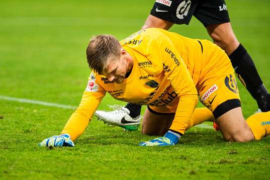 Sirius målvakt Lukas Jonsson deppar