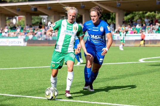 Hammarbys Astrid Larsson och Eskilstunas Shannon Woeller