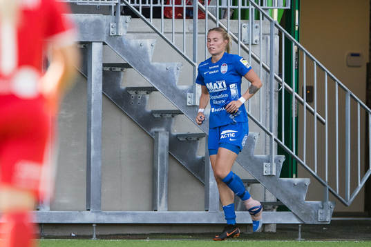 Eskilstunas Tia Hälinen kliver av skadad