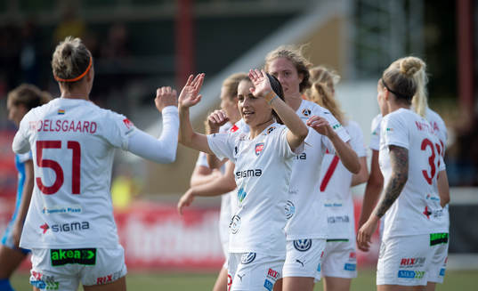 Rosengårds Sanne Troelsgaard, Iva Landeka och Celia