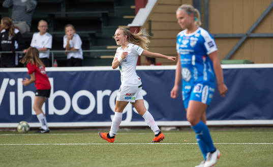 Rosengårds Fiona Brown jublar