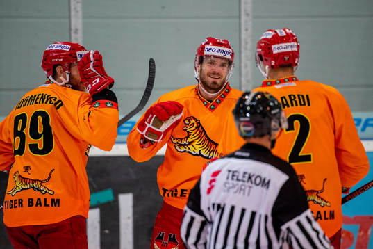 Langnaus spelare jublar