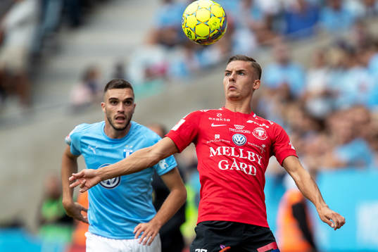 Malmö FFs Egzon Binaku och Trelleborgs Felix Hörberg