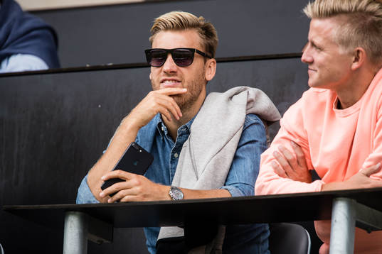 Malmö FFs Rasmus Bengtsson på läktaren