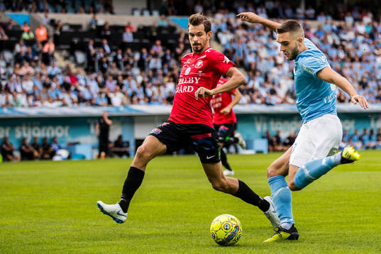 Trelleborgs Sebastian Ohlsson och Malmö FFs Egzon Binaku