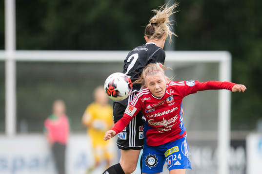 Vittsjös Ebba Hed i nickduellen mot Piteås Lena Blomkvist
