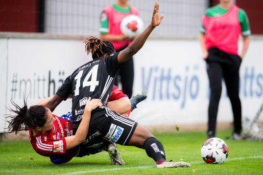 Vittsjös Clara Markstedt och Piteås Faith Ikidi