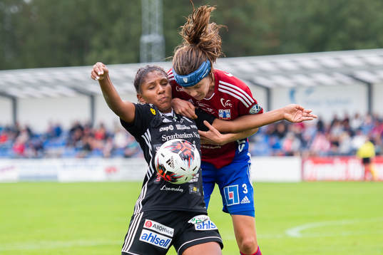 Vittsjös Sofie Junge Pedersen i nickduell mot Piteås