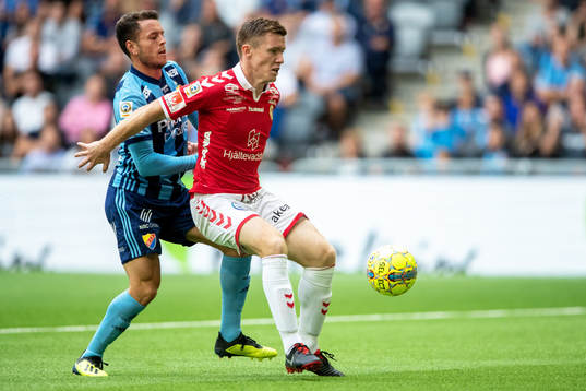 Djurgårdens Kerim Mrabti och Kalmars Victor Agardius