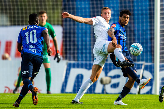 Stian Rode Gregersen of Molde and Ohikhuaeme Anthony