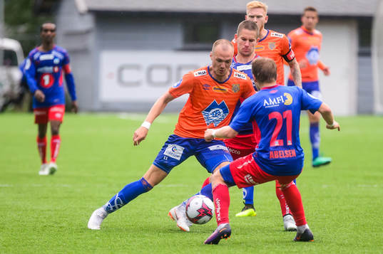 Aron Elís Thrándarson of Aalesund and Mathias Dahl