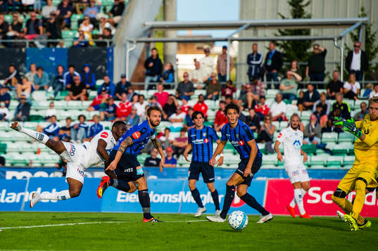 Leke Samson James of Molde and Vadim Demidov of Stabæk