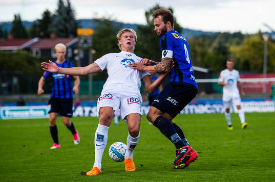 Erling Braut Håland of Molde and Vadim Demidov of Stabæk