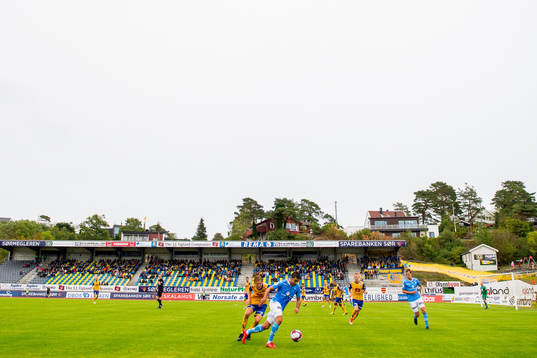 Peter Reinhardsen of Jerv and Sanel Kapidzic of Sandnes Ulf